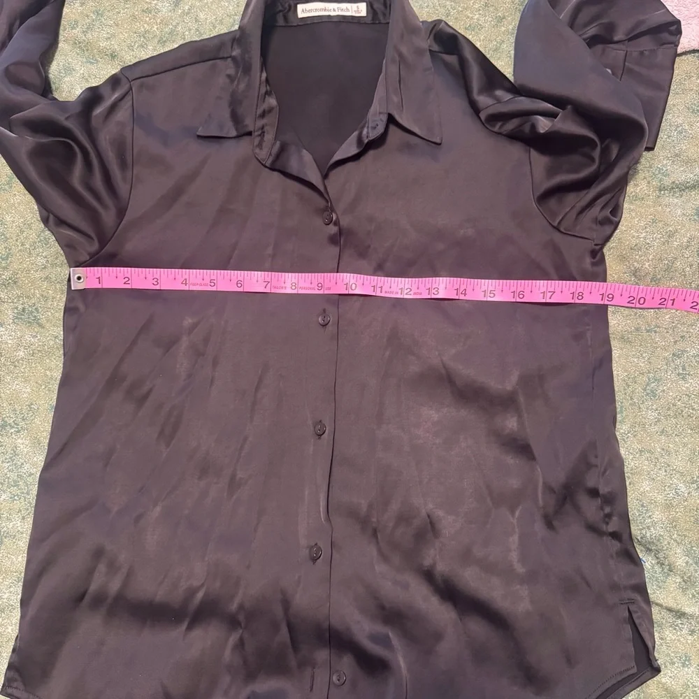 Abercrombie & Fitch Black Satin Blouse - Women’s Small - Picture 6 of 9